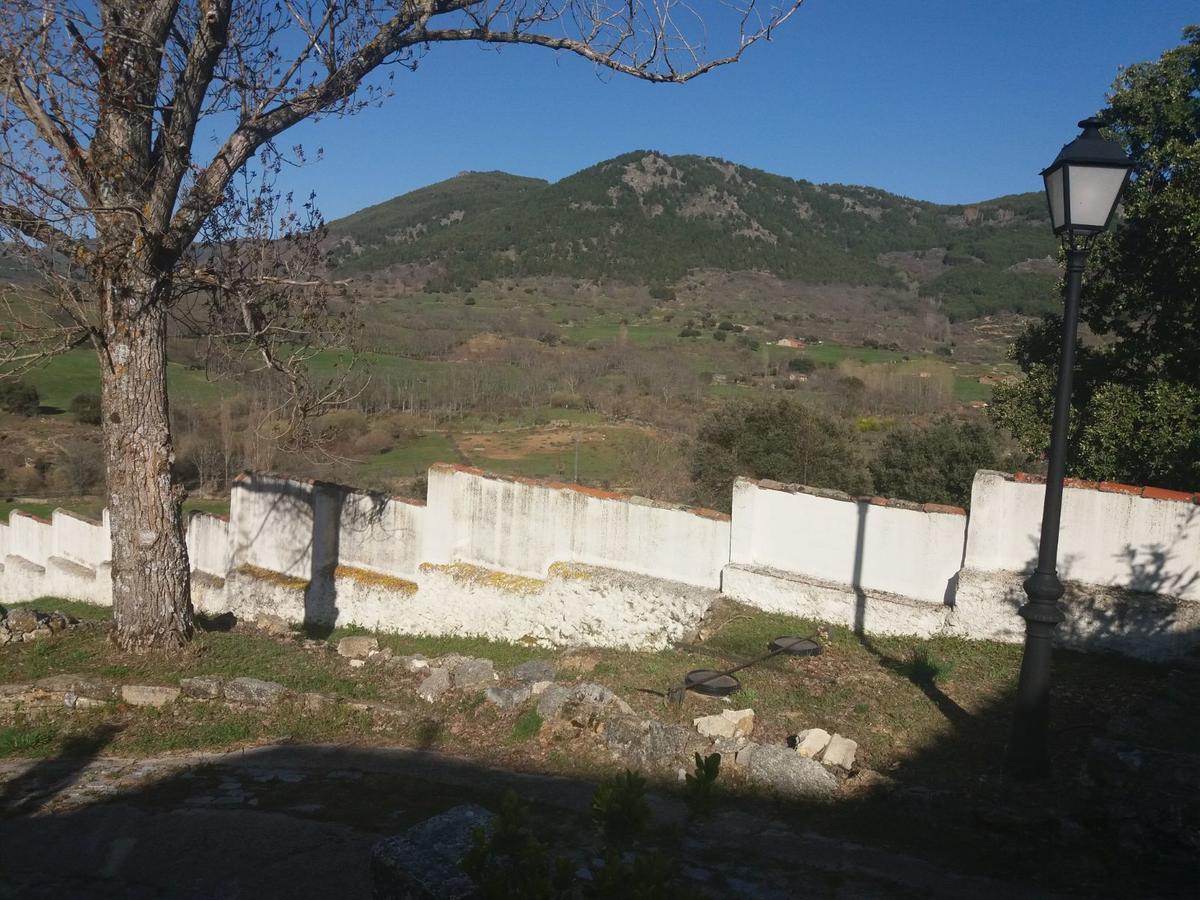 Casa Rural De Benjamin Palencia Villafranca de la Sierra Exteriör bild
