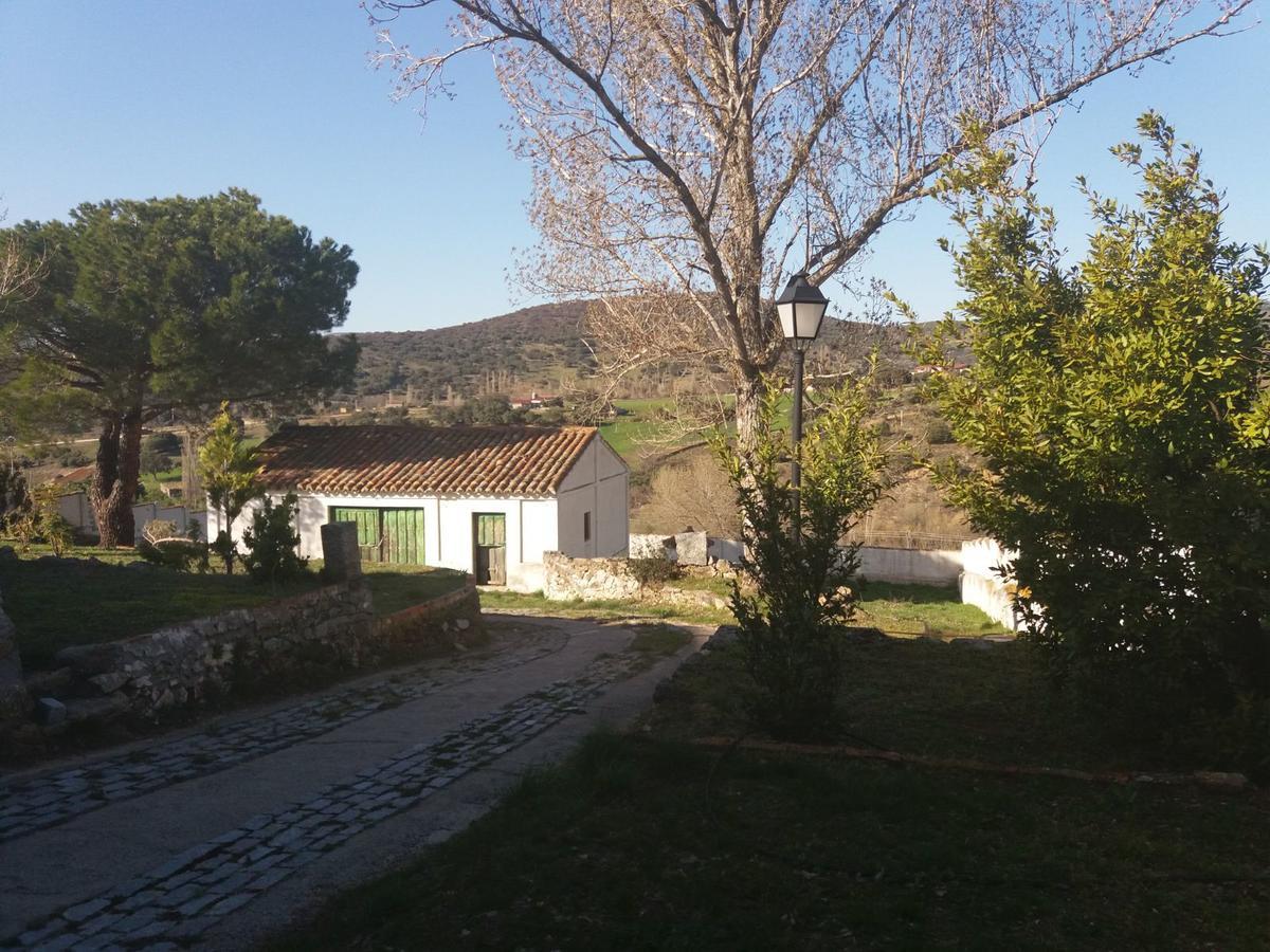 Casa Rural De Benjamin Palencia Villafranca de la Sierra Exteriör bild