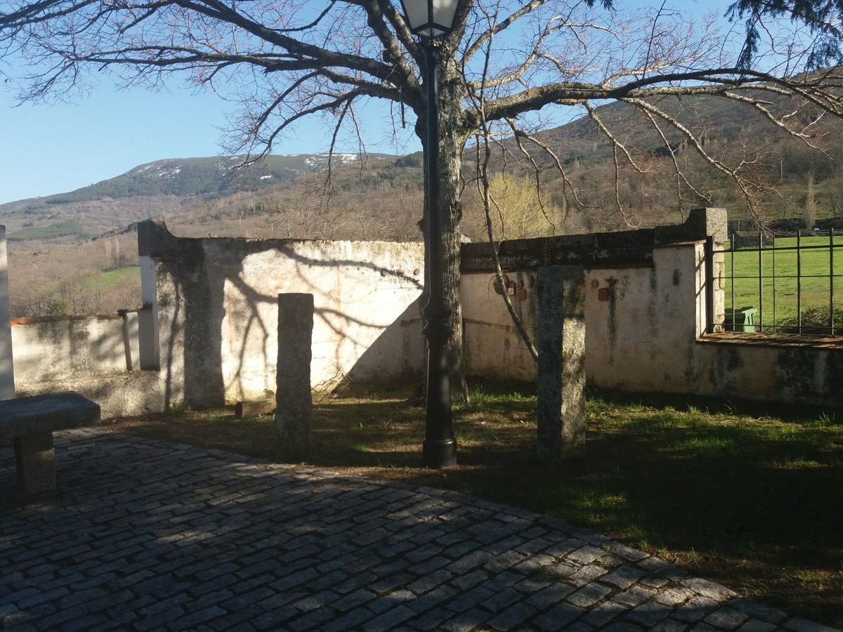 Casa Rural De Benjamin Palencia Villafranca de la Sierra Exteriör bild