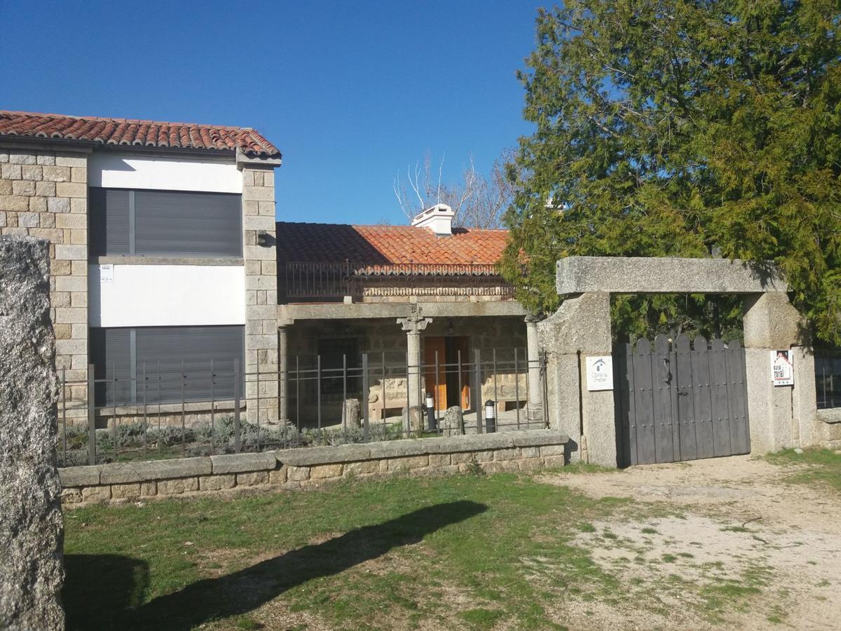 Casa Rural De Benjamin Palencia Villafranca de la Sierra Exteriör bild